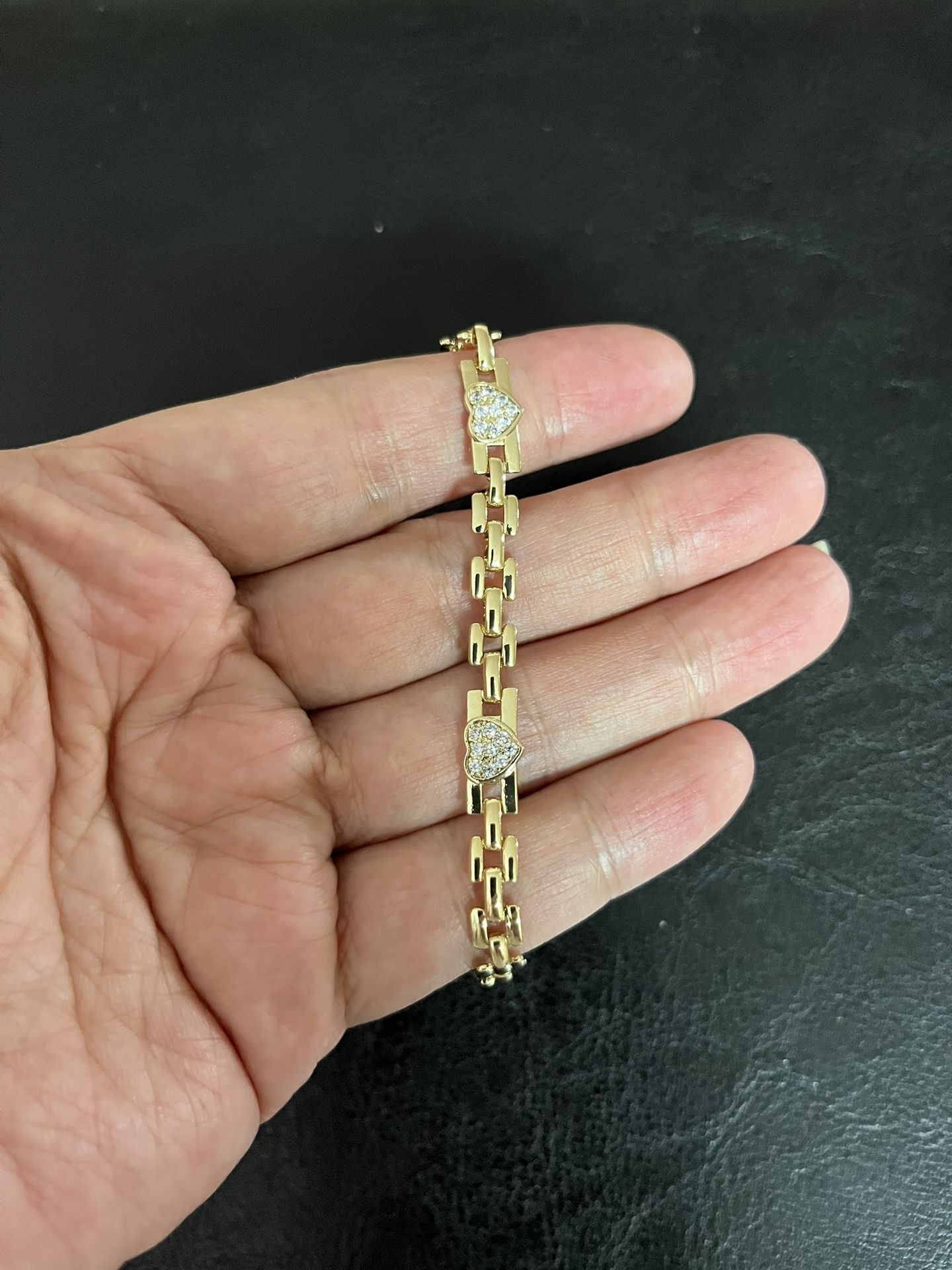 Gold Plated Heart Bracelet.