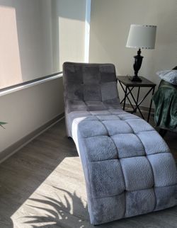 Velvet Tufted  Chaise Lounge