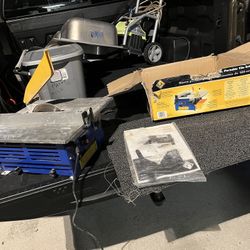 Working wet, saw tile saw