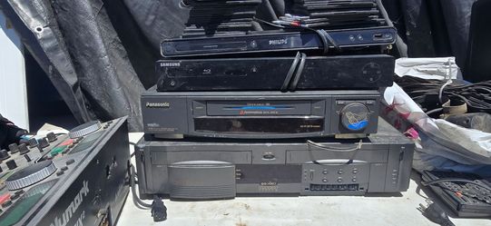 Cd/ Blu-ray- VCR