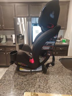 Graco 3 N 1  Trio Grow Snug Lock