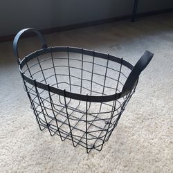 Oval Metal Wire Storage Basket 