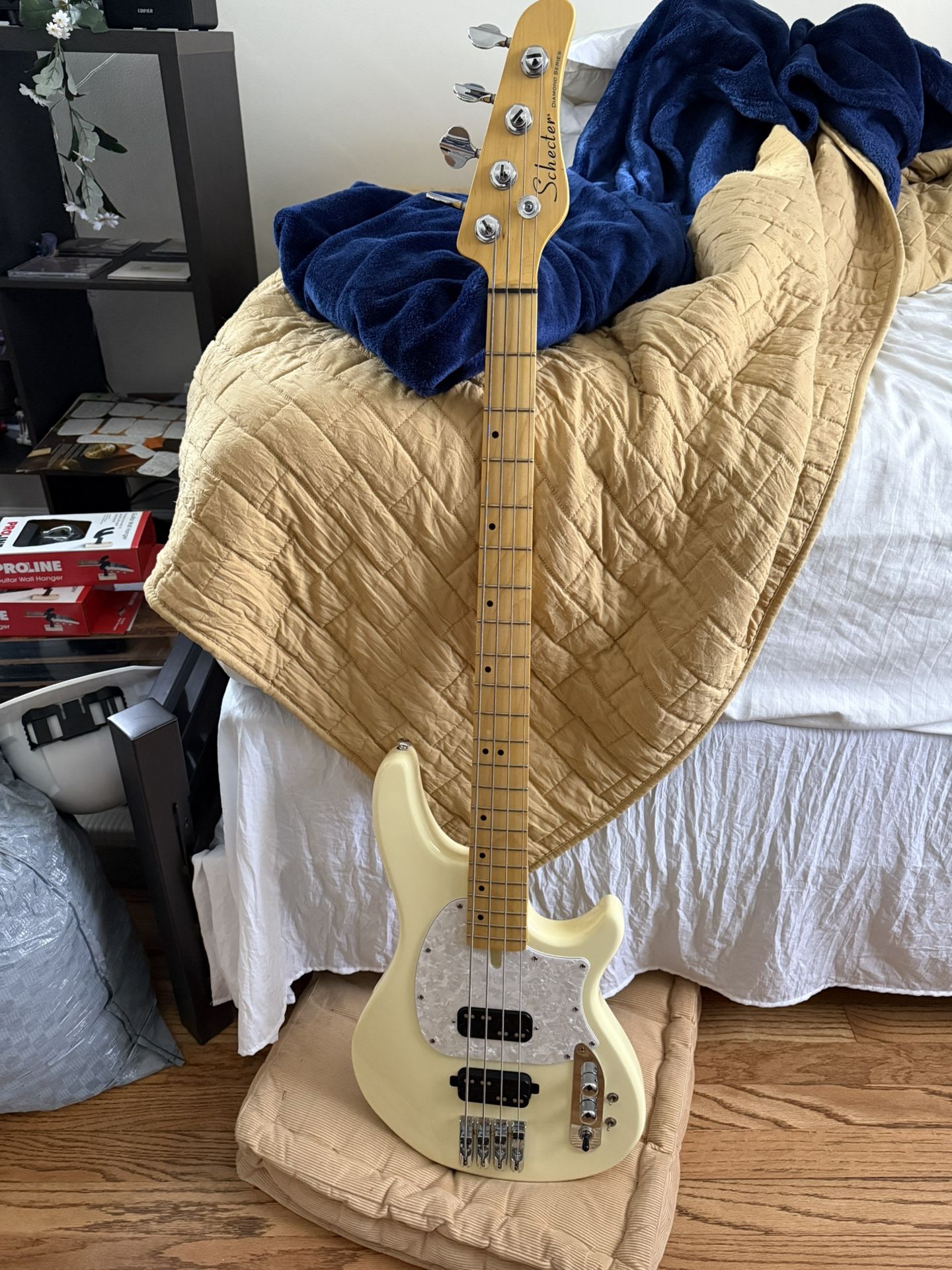 Schecter Diamond Series Bass