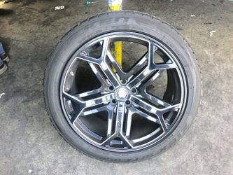 22” rims and tires no scratches and tires are new
