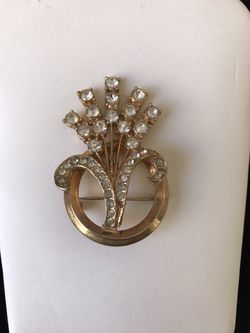 Rhinestone Gold Tone Vintage Brooch