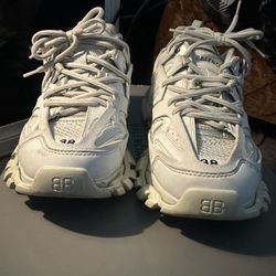 Women’s Tennis Shoes