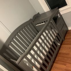 Baby Crib With Changing Table 