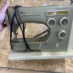 Antique Sowing Machine 