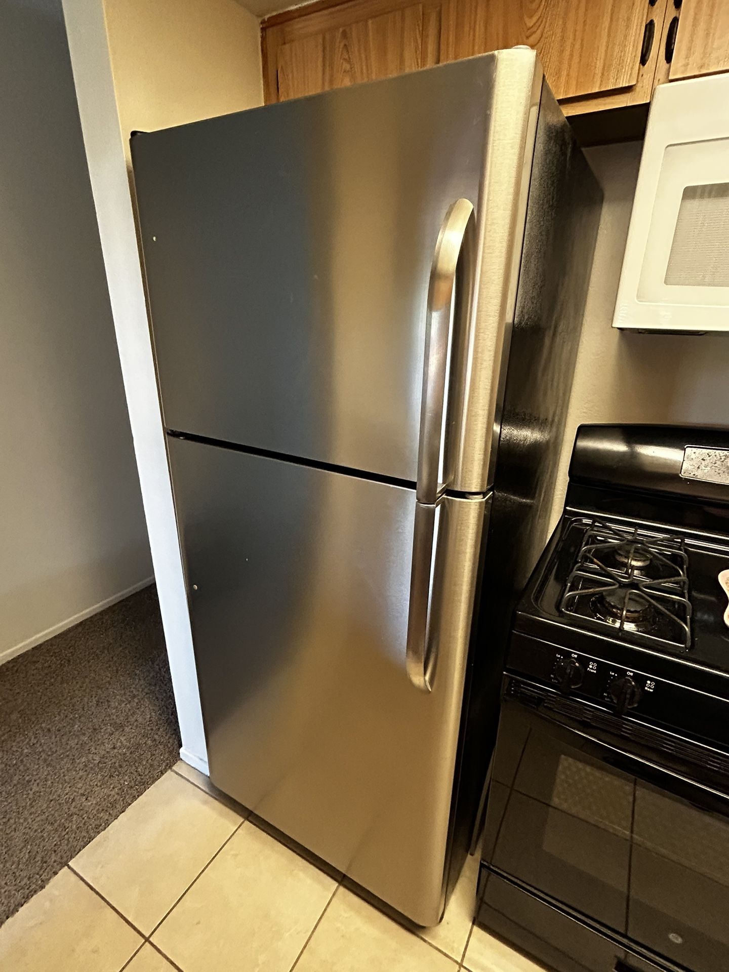 Frigidaire Refrigerator 