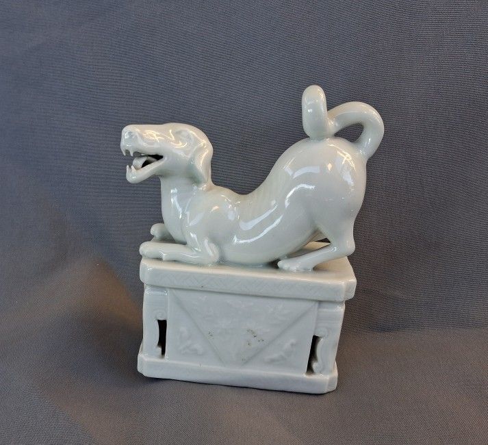 Chinese antique porcelain dog