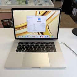 MacBook Pro 15inch Touchbar i7 32GB 512ssd with Final Cut Pro & Logic Pro X