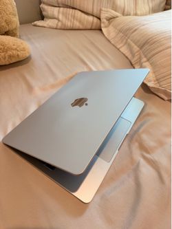 Apple MacBook Air 13” 2025 M4 – 16GB RAM – 256GB SSD – Silver