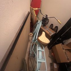 Bicycle light blue puffy cruiser