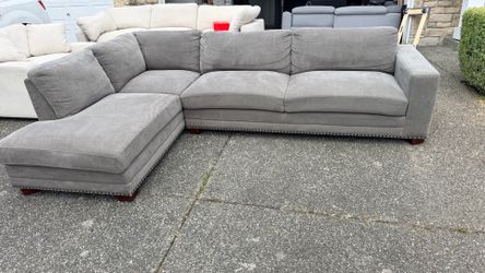 Sectional couch sofa (Free delivery)🚚