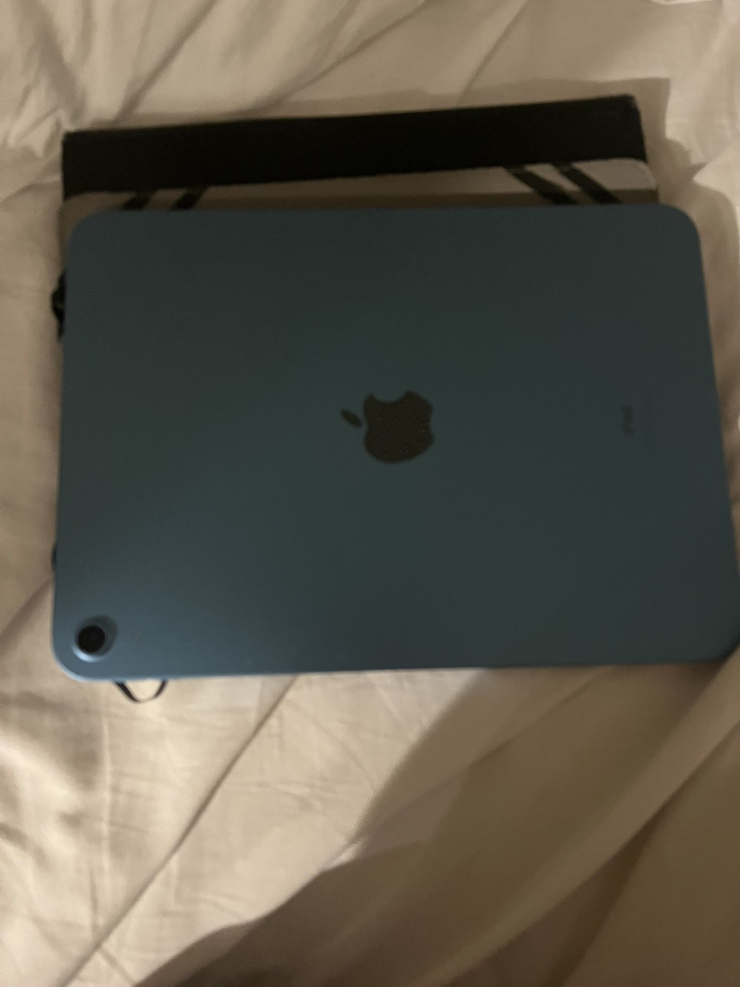 iPad 10th generation (As New)