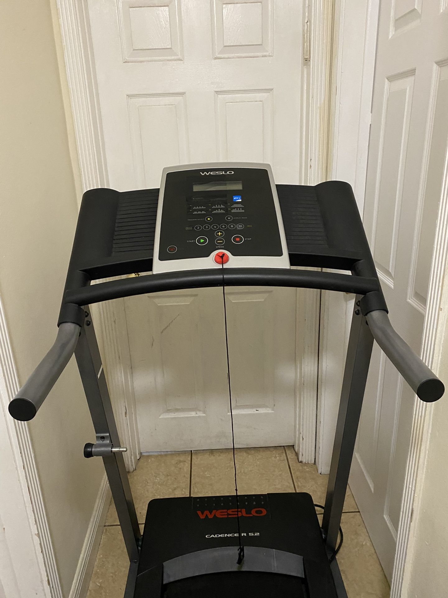 Weslo Cadence R 5.2 Space Saver Treadmill for Sale in Sunny Isles Beach FL OfferUp