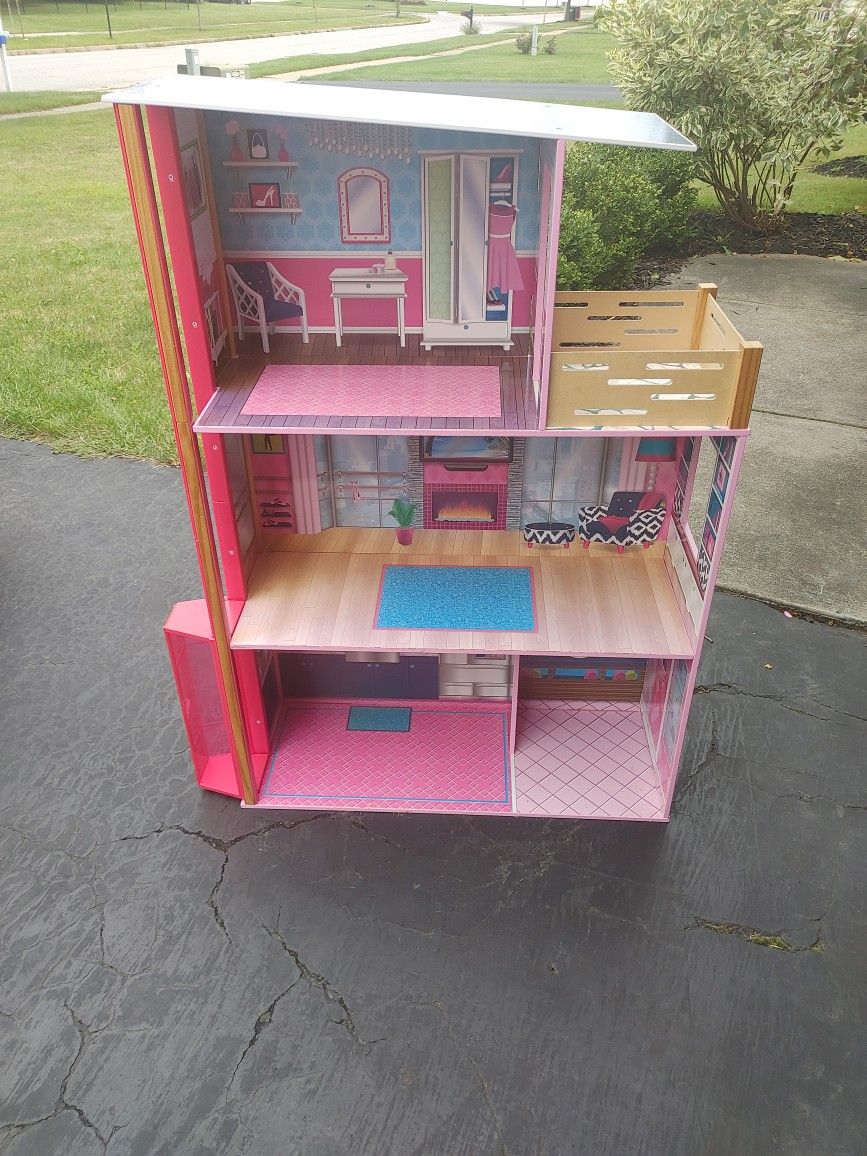 Barbie/doll Playhouse 
