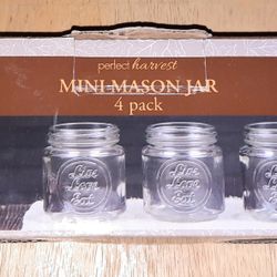 New In Box 4-Pack Perfect Harvest Mini Mason Jars Say's, "Live Love Eat" This Comes With NO LIDS