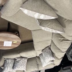 Stylish Nice Stunning Sectional! 