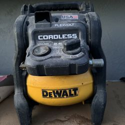 Dewalt Compressor 2.5 Gallon