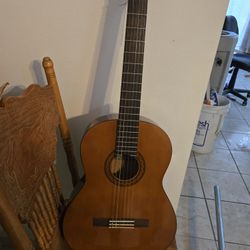 Yamaha C40 Guitar 