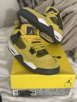 Air Jordan 4 Lightning With Box