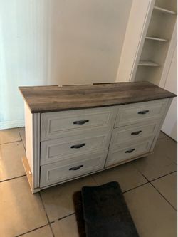 Dresser