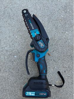 FREE! Mini cordless chain saw
