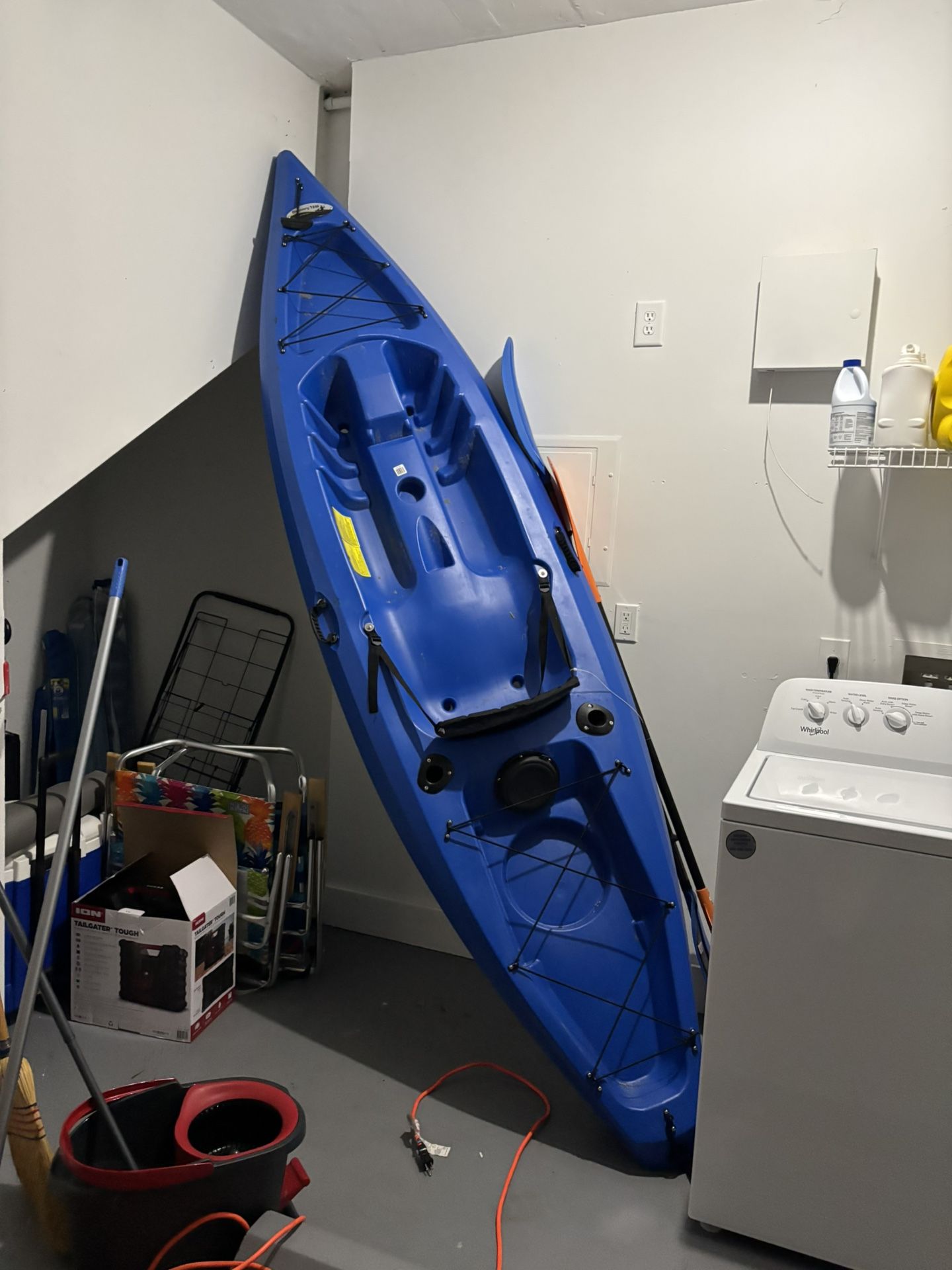 125F Kayak With Paddles