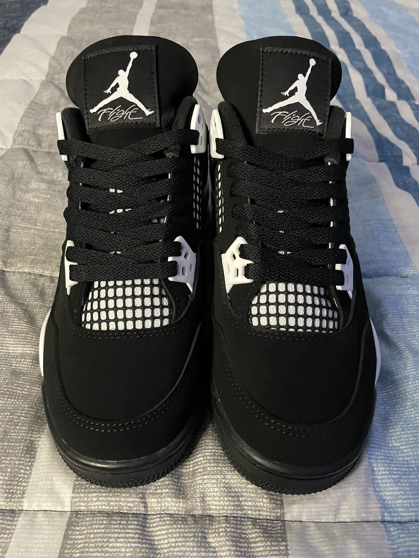 Jordan 4 White Thunders