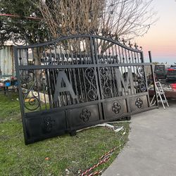 Gates Custom  Ironfence  Railings, handrails and planters