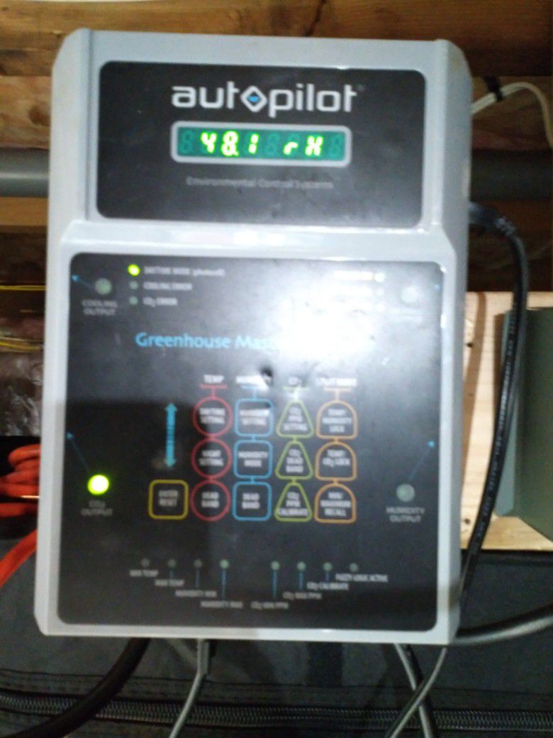 Autopilot Greenhouse Environmental Controller & 20# CO2 Tank With Reg/Solenoid
