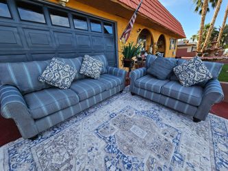 Beautiful Set 2 couch totally Deep Clean Good Condition No Stains No Smell