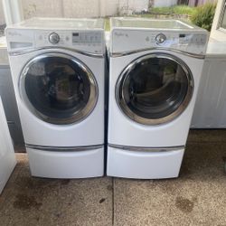 Whirpool Washer and Gas Dryer Set With Steam Care