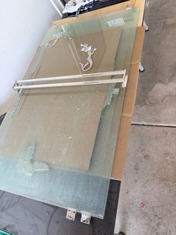 Shower door glass, 33.5“ x 55“ FREE