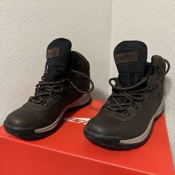 Women’s Size 9 Columbia Newton Lightweight Waterproof Hiking Boot