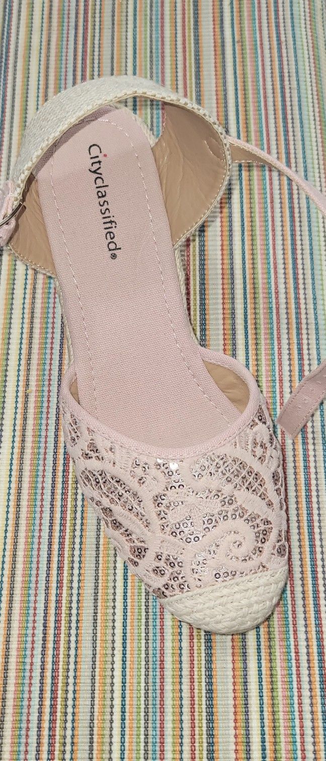 Size 11 WEDGE Sandal