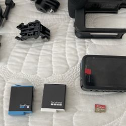 Go Pro Hero 10 Black Edition + Extras