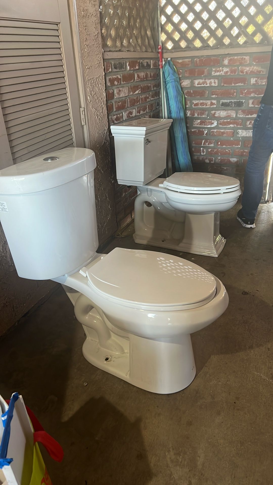 2 Toilets 🚽 