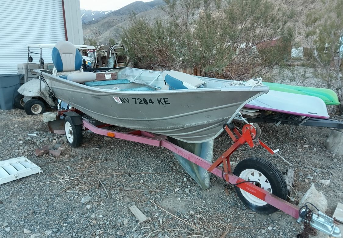 Valco 12’ Aluminum Fishing Boat W/ Trailer, Motor 2 Seats