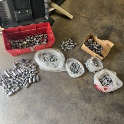 Lug Nuts From Chevrolet Escalade Yukon 