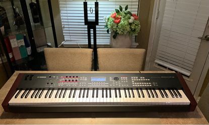 Yamaha MOXF8 88-Key Synthesizer Workstation, Great Condition