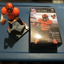 Bengals 3-D puzzle collectible figurine