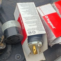 4 Pole Plug Ends, Fixtures