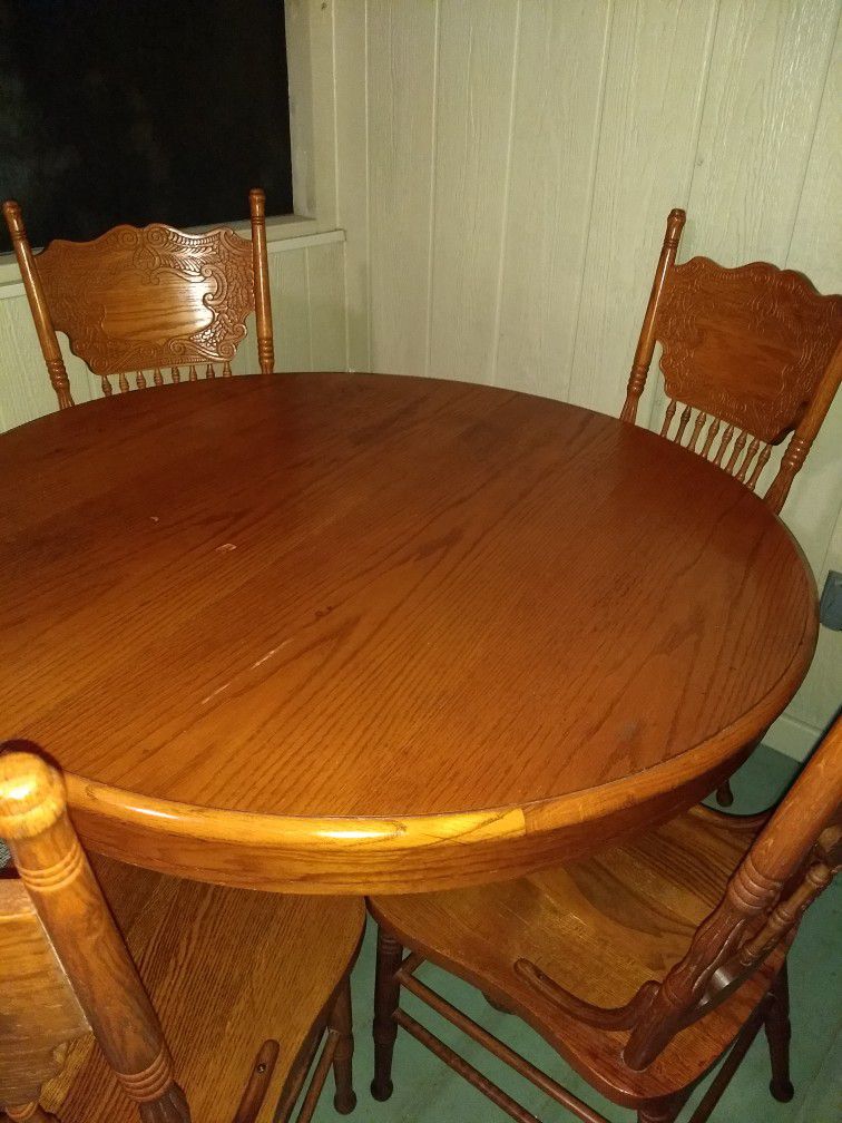 Antique Pulaski Dining Table And 4 Chairs