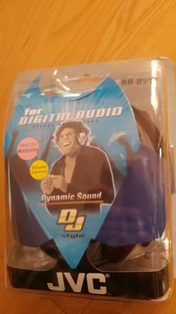 JVC NEW IN BOX OVER THE EARS HEADPHONES SUPER BASS