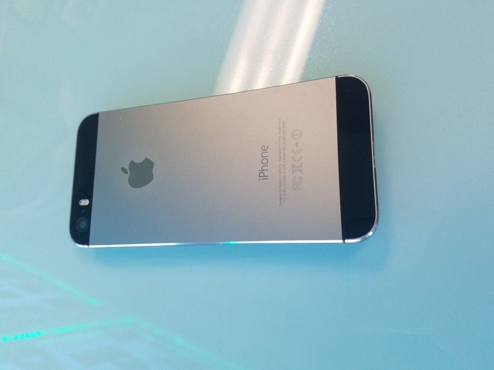 Iphone 5s factory unlock 16gb