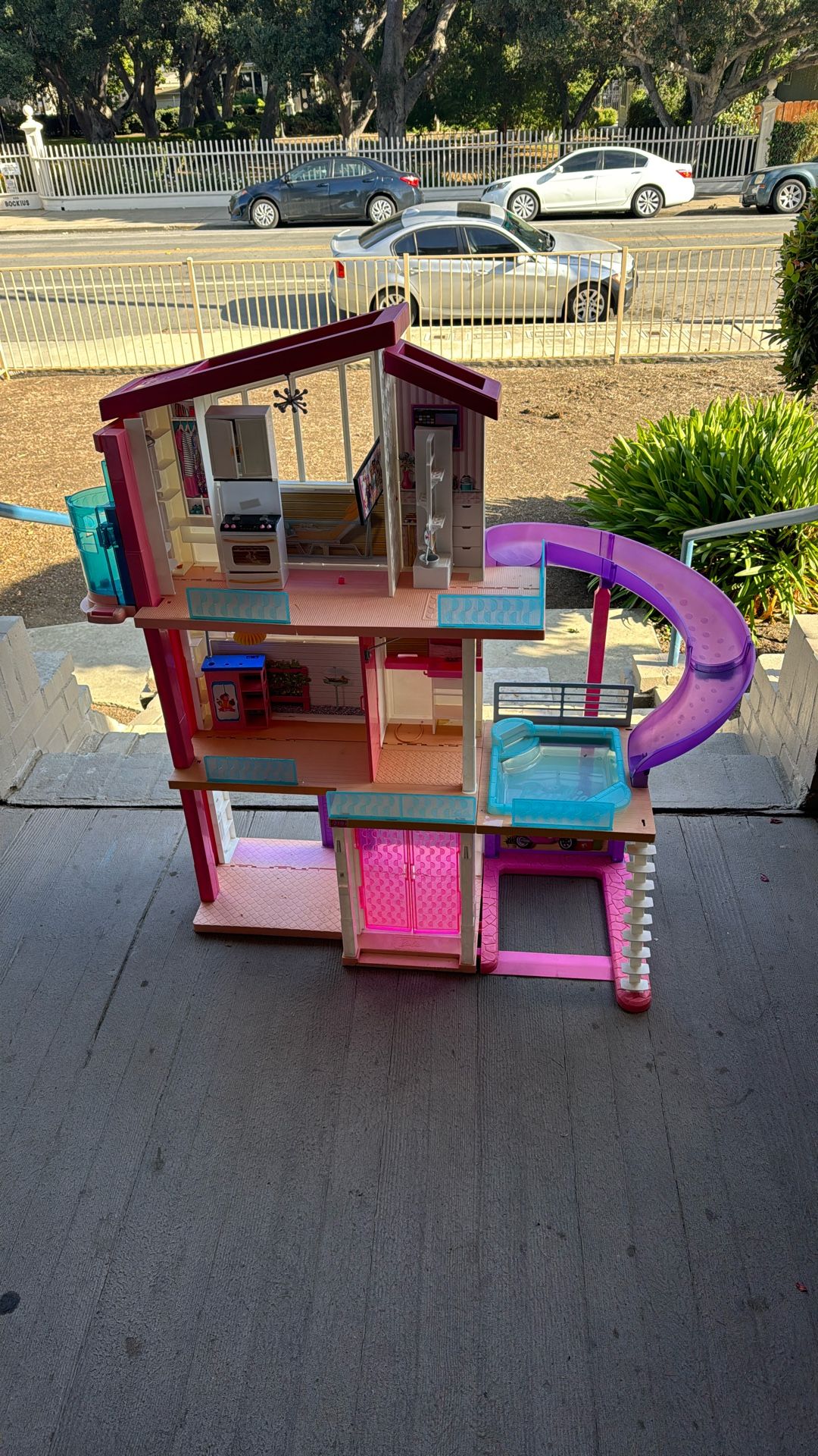 Barbie Dream Doll House