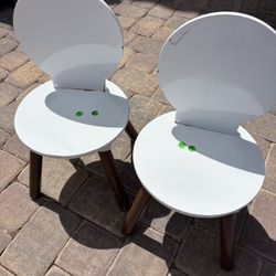 Two Kids Chairs - White 