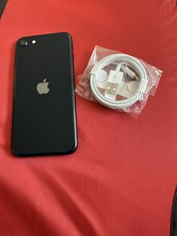 iPhone SE 3rd Gen 2022 64 GB 5G UNLOCKED Working Great 